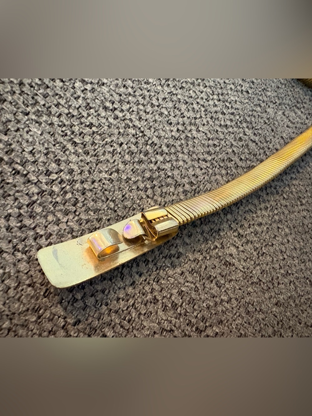 vintage gold-tone stretch snake chain belt - Picture 4 of 9